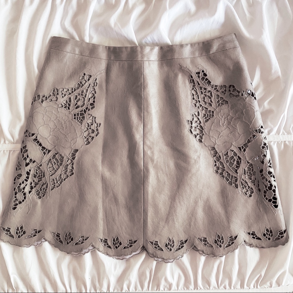 Bcbg Maxazria Pumice Gray Jehnifer Faux-Leather Laser-Cut Scalloped Mini Skirt